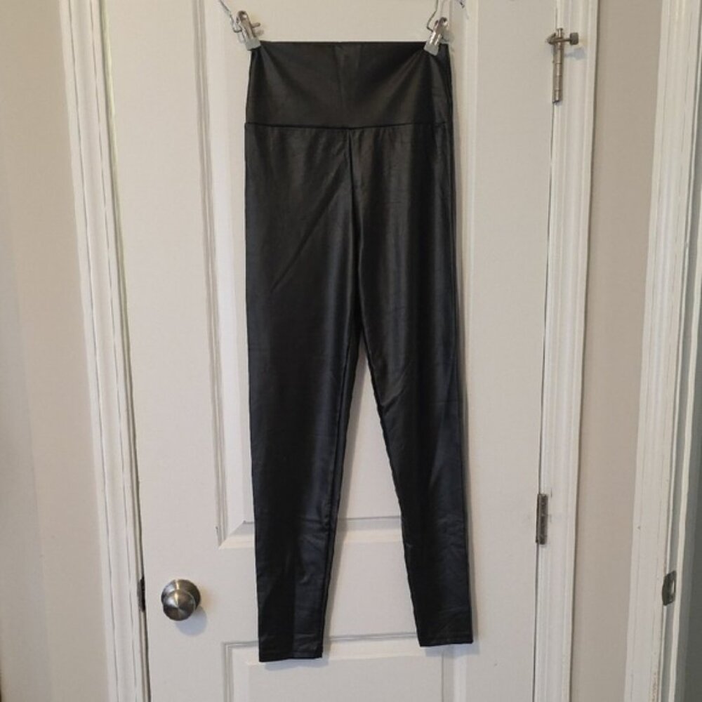 Everbends Sleek Black Faux Leather Women's Leggings size Medium